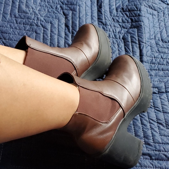 4 inch chunky heel boots - Picture 5 of 5